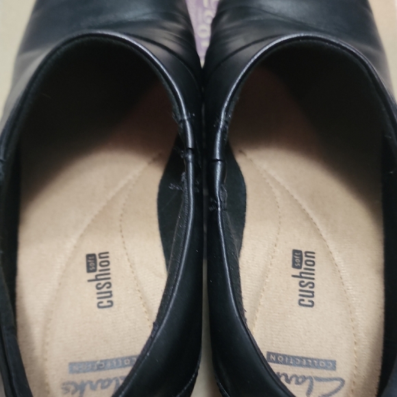 Clarks Women's Elegant Black Loafers Size 8W - Picture 8 of 8